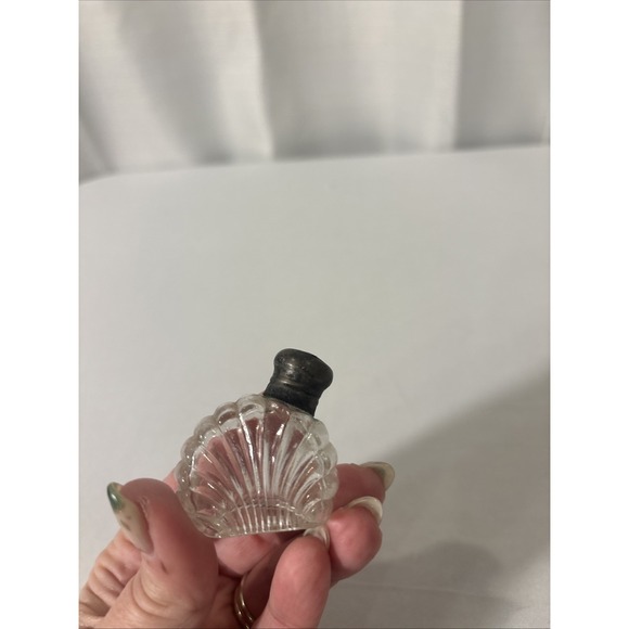 Vintage Antique Glass/Crystal Salt & Pepper Shakers Sterling Silver Caps~Patina - Picture 5 of 6